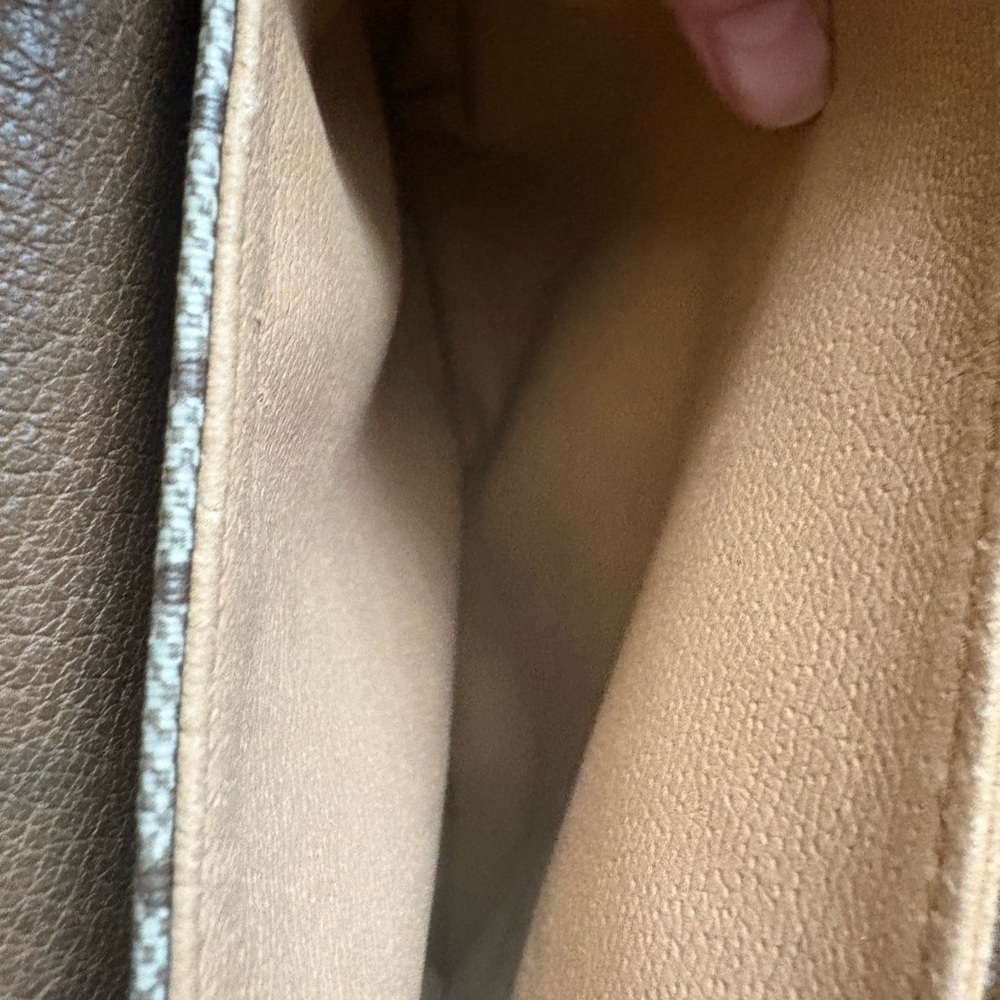 Gucci Beige GG Supreme Canvas Crossbody with Brown Trim and Green-Red Web - Picture 10 of 15